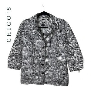 0482. CHICO’S BUTTON UP JACKET SIZE LARGE BLACK AND‎ WHITE IN COLOR STRIPES
